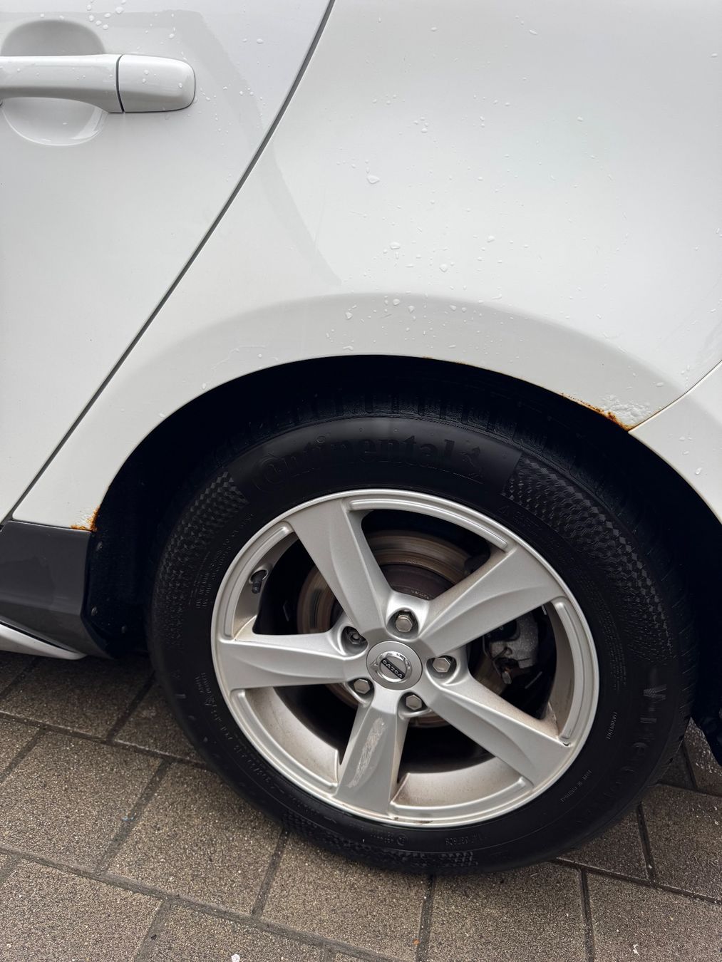 Volvo Automobili: Volvo V40 CC T5 AWD – Usato da Münchenstein venduto da krigu01 6