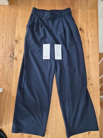 Lululemon Daydrift Hose dunkelblau Gr M Top Zustand