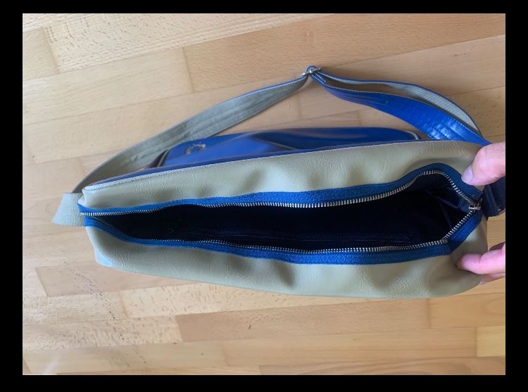 Fred Perry Borse: FRED PERRY Messenger Bag / Umhängetasche – Usato da Zürich venduto da Alpnach_ 3