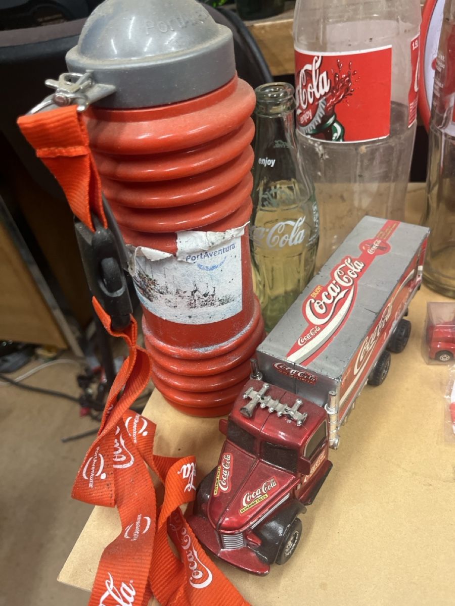 Sonstiges für Haushalt & Wohnen: Collection Coca-Cola divers articles et bouteilles – Gebraucht aus Onnens FR von Daniel333 1