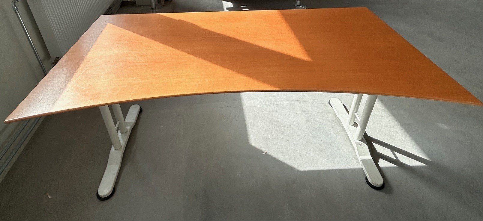 Scrivanie: Gebrauchter Bürotisch/Arbeitstisch, Holz – Usato da Mels venduto da fre_kqy2