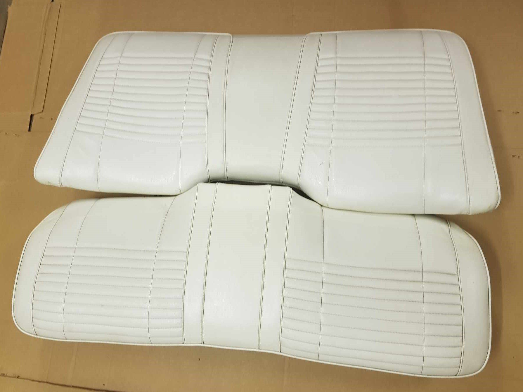 Dodge Tutti pezzi di ricambio auto: Dodge Challenger Interieur – Usato da Niedergösgen venduto da usc_8qc6 4