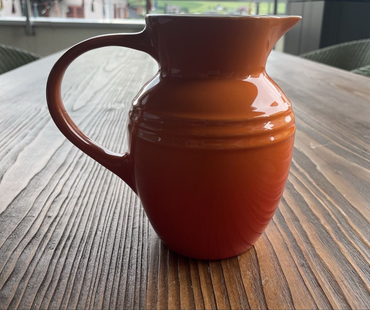 Le Creuset Karaffen: Le Creuset Krug orange 0.6 Kiter – Neu (gemäss Beschreibung) aus Küssnacht am Rigi von Ginger027