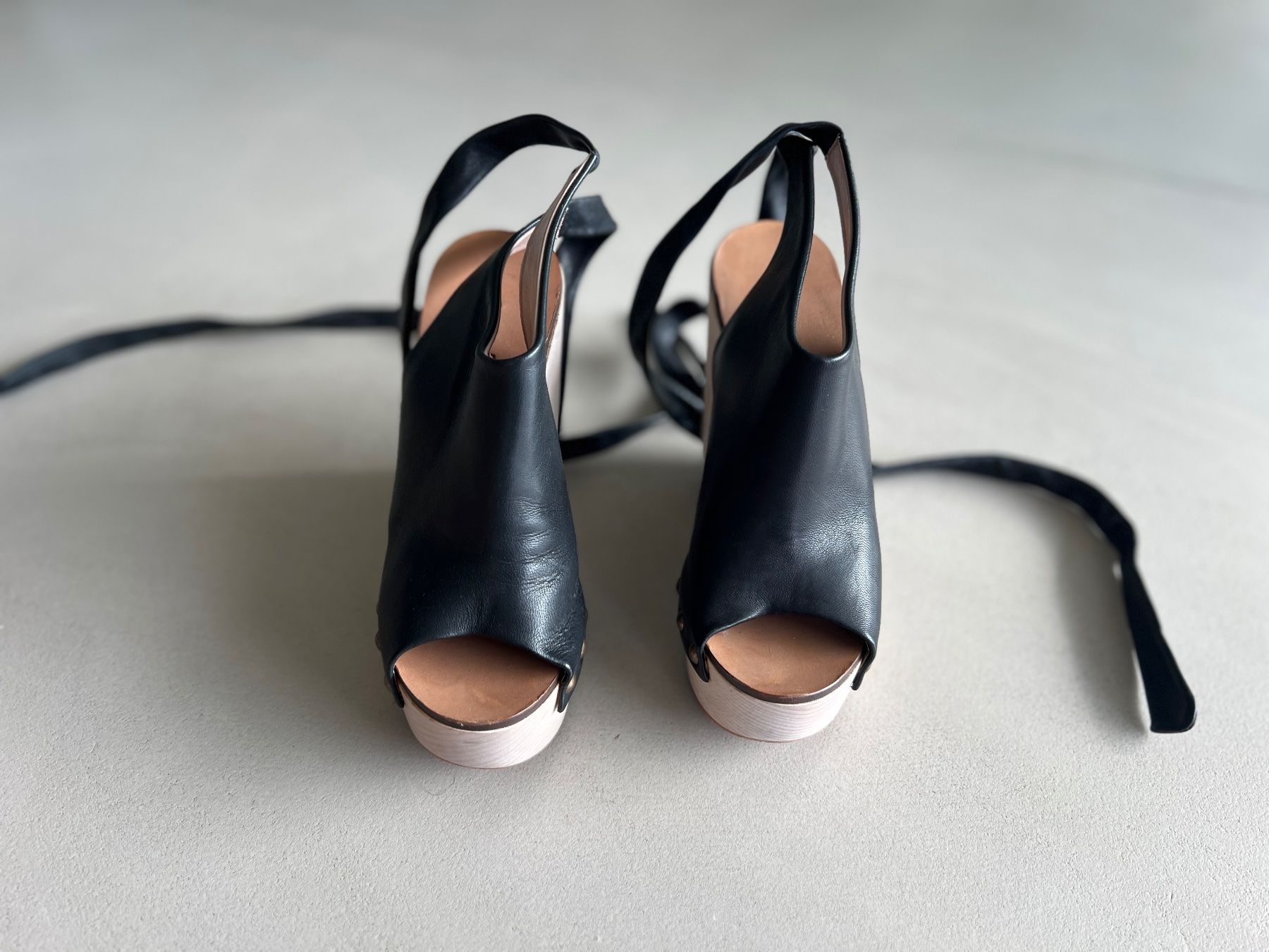 Chloé Scarpe da donna: Hammer Clogs von Chloé, ungetragen – Usato da Schaan venduto da Poltera 1