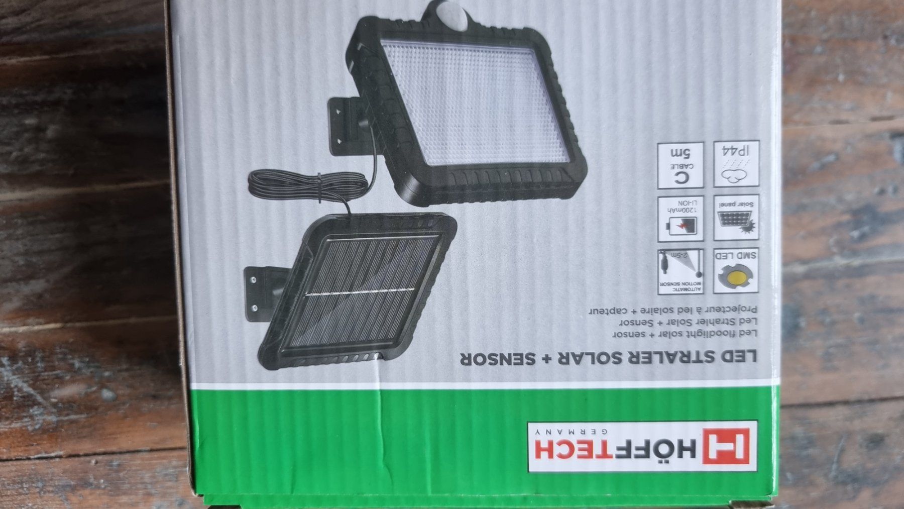 Lampen: LED Aussen-Strahler mit Solarpanel und Bewegungssensor – Neu und originalverpackt aus Basel von uelibloesch 2