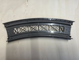 Gitterbrücke gebogen
