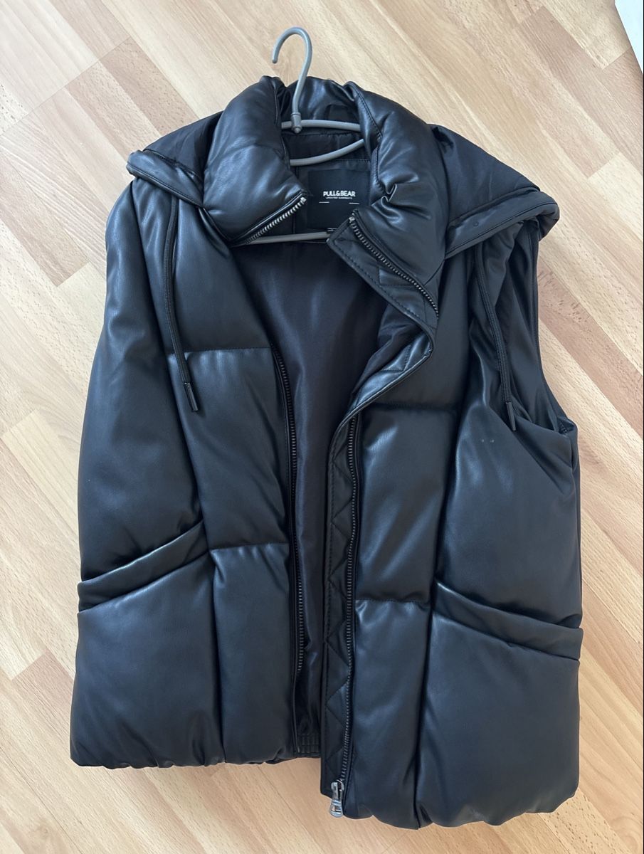 Pull&Bear Gilet & Giacche senza maniche: DOUDOUNE NOIRE SANS MANCHE PULL&BEAR STYLE CUIR – Nuovo (secondo la descrizione) da Grimisuat venduto da nAth.- 2
