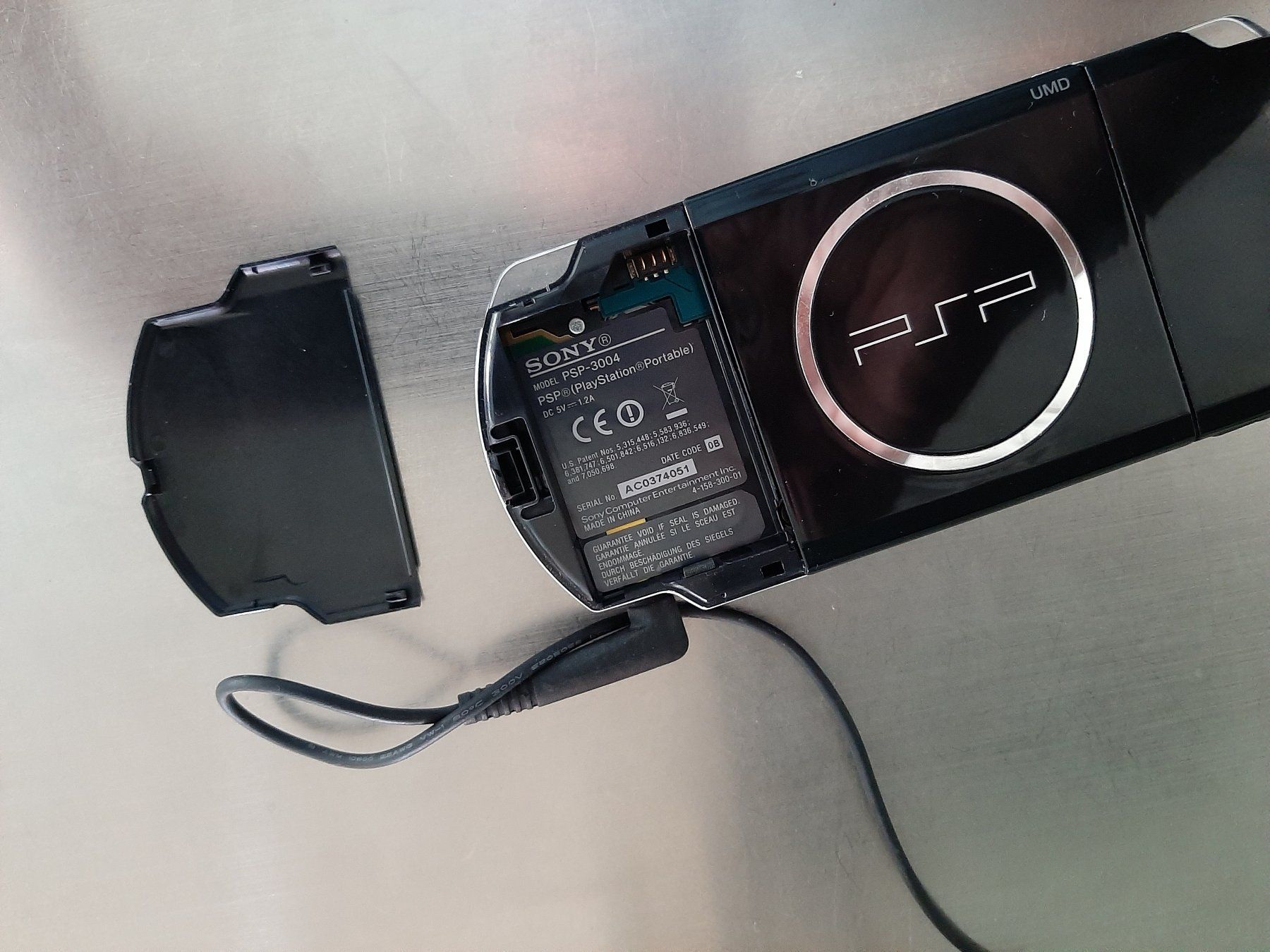 Sony Konsolen: PSP Modell 3004 inkl. Netzgerät und Component Kabel – Gebraucht aus Zürich von Chrishol 3