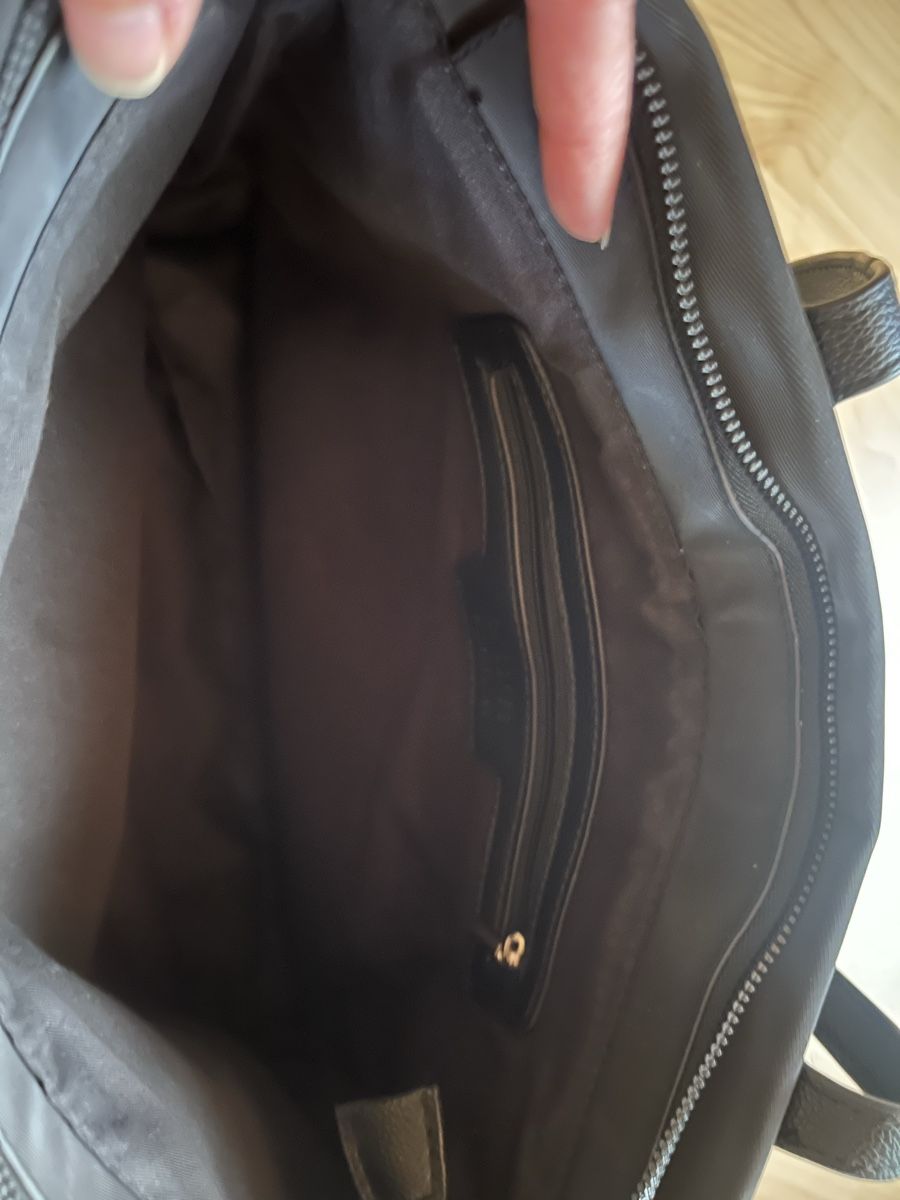Sacs femmes: Schwarze Handtasche mit Logo – Neuf (Voir description) à Grellingen par nadu17 3
