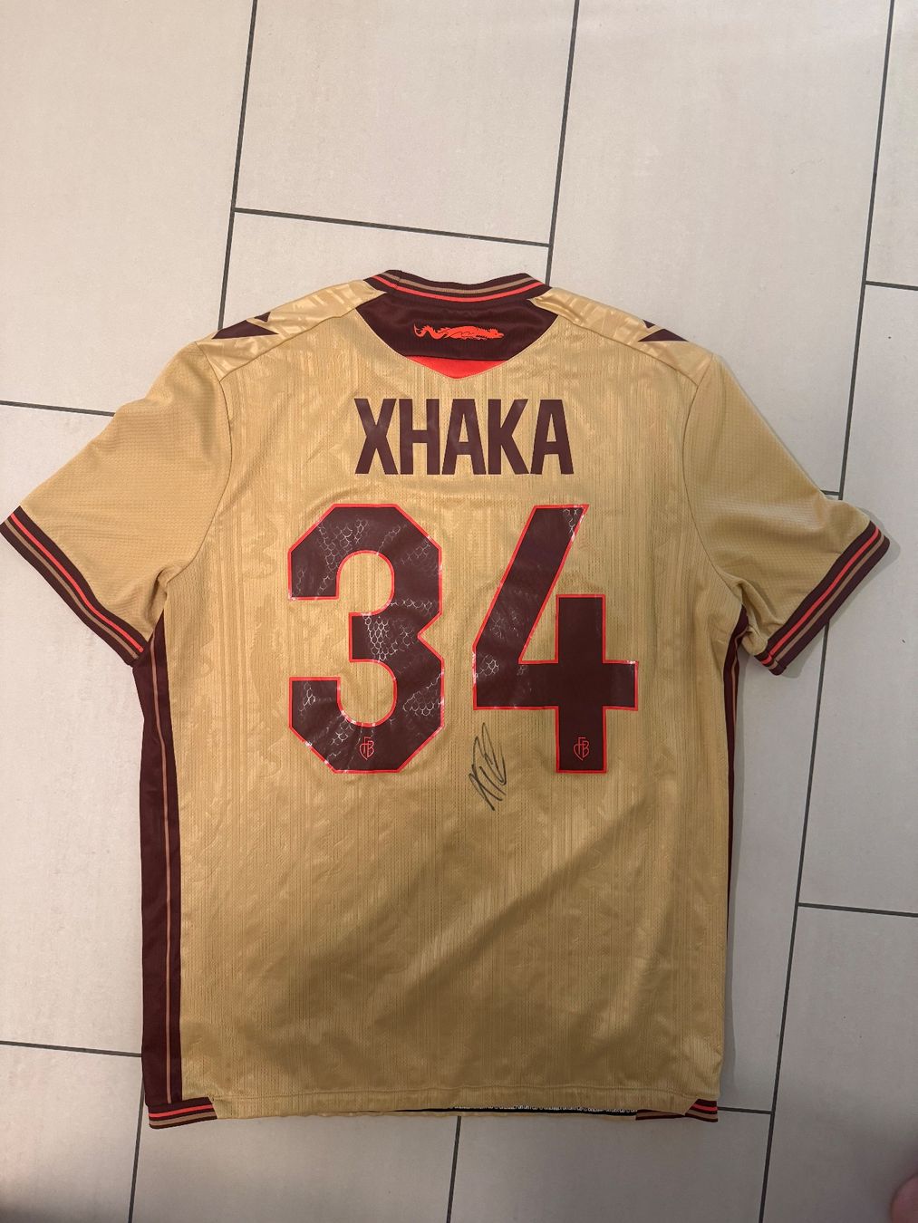 FC Basel Canottiere & Pantaloni: FC Basel 24/25 Fourth Shirt Design // 34 XHAKA – Usato da Kaiseraugst venduto da defqon1