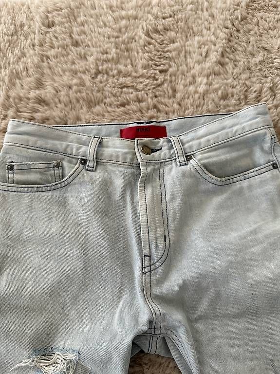 Jeans: HUGO Boss Destroyed Jeans – Usato da Zwingen venduto da KatjaM 1