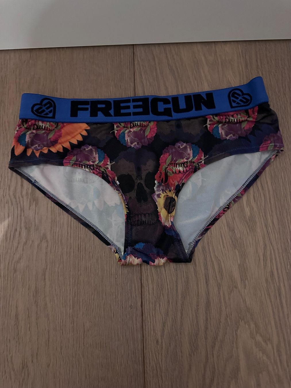 Biancheria intima: Unterhosen Freegun – Usato da Schindellegi venduto da adb_5s8g 6