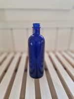 Blaue Glasvase, ca 20 cm hoch