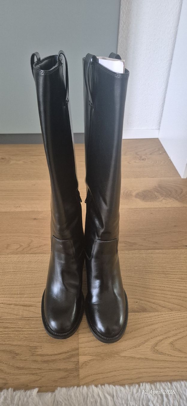Damenschuhe: Bottes haute en vernis noir, taille 39 – Neu (gemäss Beschreibung) aus Zürich von mor_9ptn 1