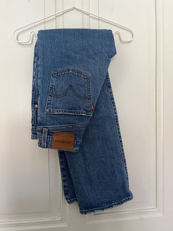 Levi's Premium Ribcage Straight Ankle Jeans, Size 25