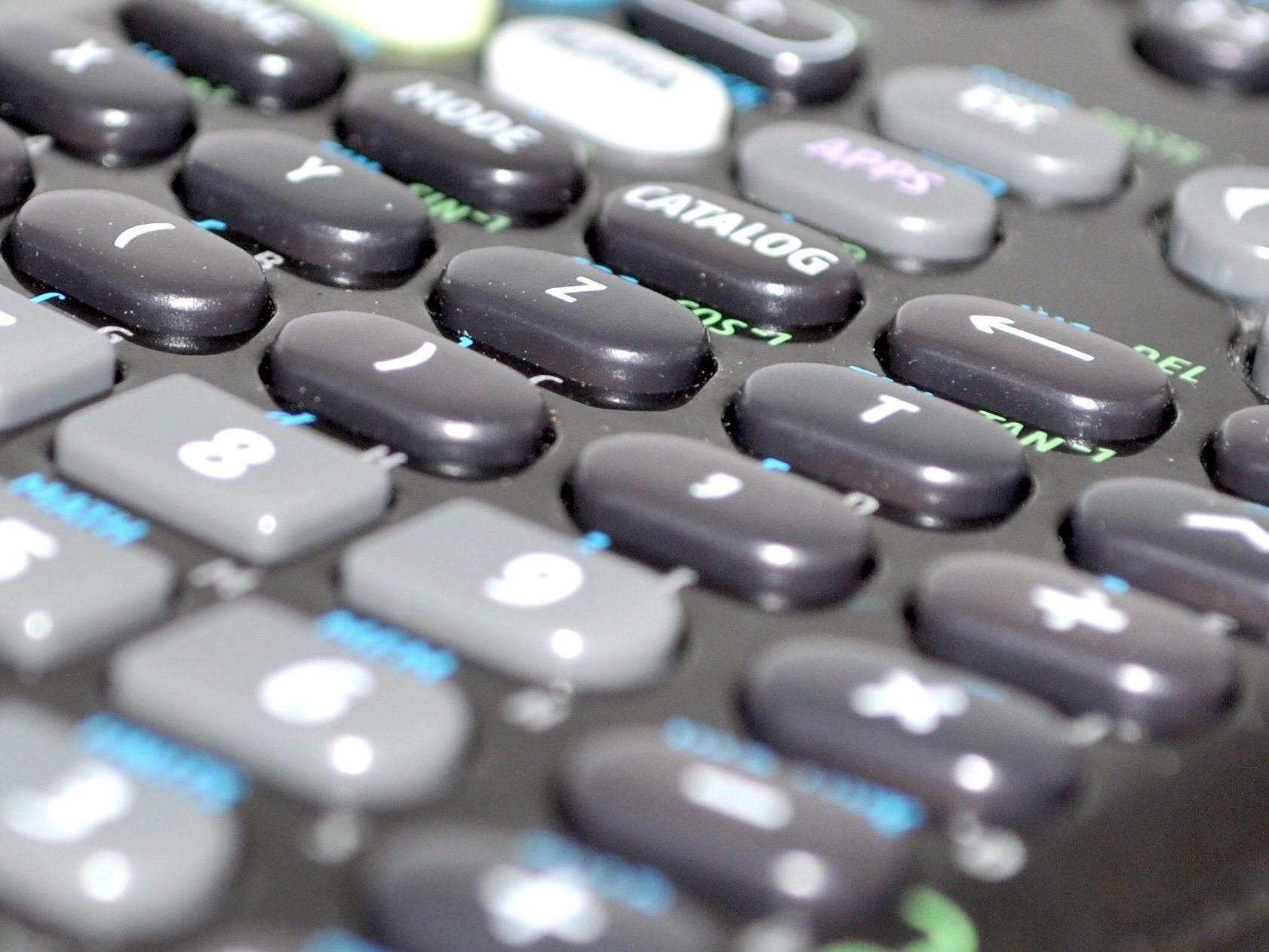 Texas Instruments Calcolatrici tascabili: Texas Instruments TI-89 Titanium, technischer Rechner, BASIC – Usato da Emmen venduto da renerich 3