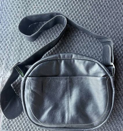 Sacoche cuir noir Bugaboo Bag en bon état