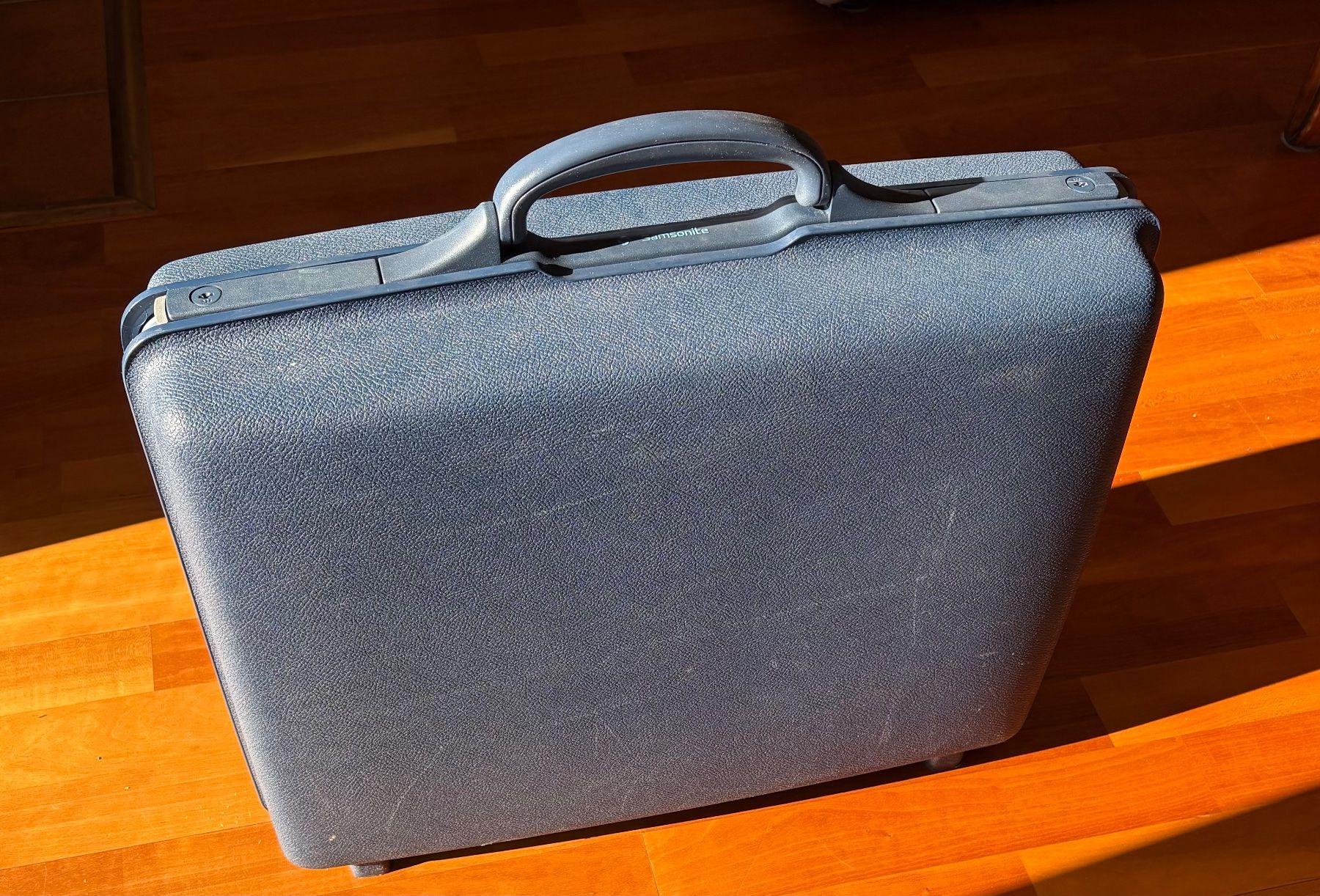 Samsonite Valigie: Valise week-end vintage Samsonite, bleu - utilisée 1 fois. – Usato da Crans  Montana venduto da proff