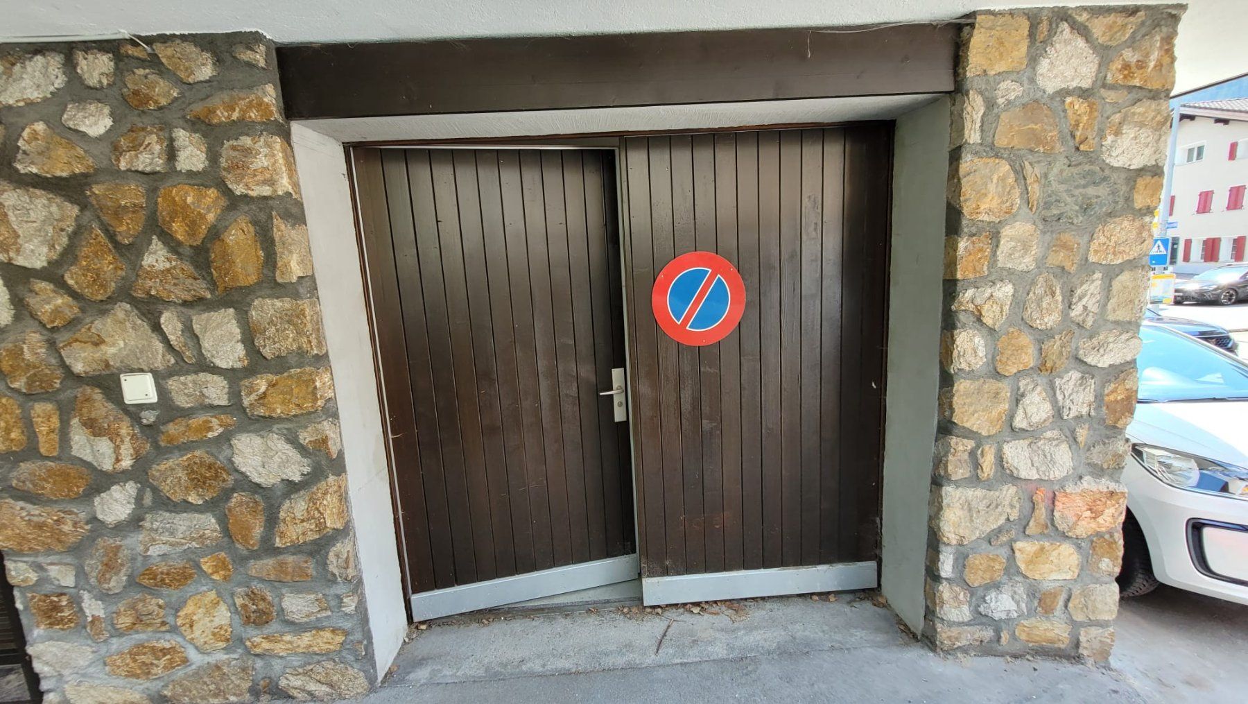 Portes: Garagentor – D'occasion à Klosters par Bergsturz