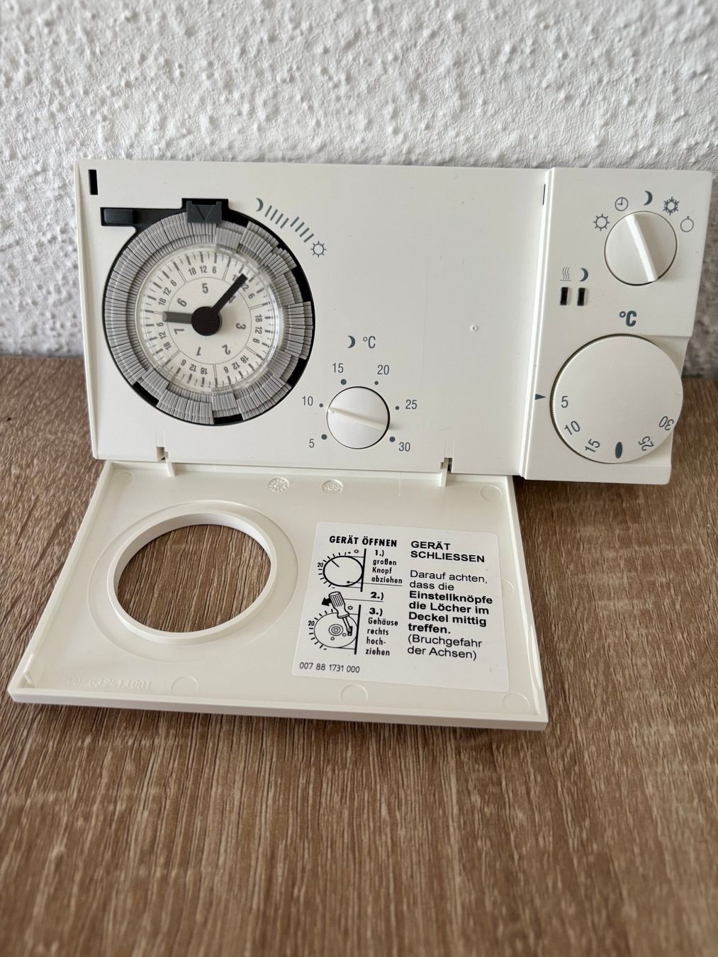Misurare: Termostato Eberle 90411 nuovo – Nuovo (secondo la descrizione) da Gordola venduto da ncr_2ggh 1