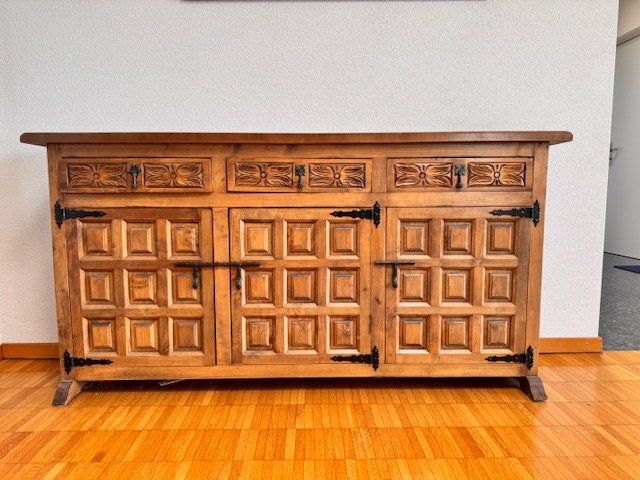Antikes Sideboard 1