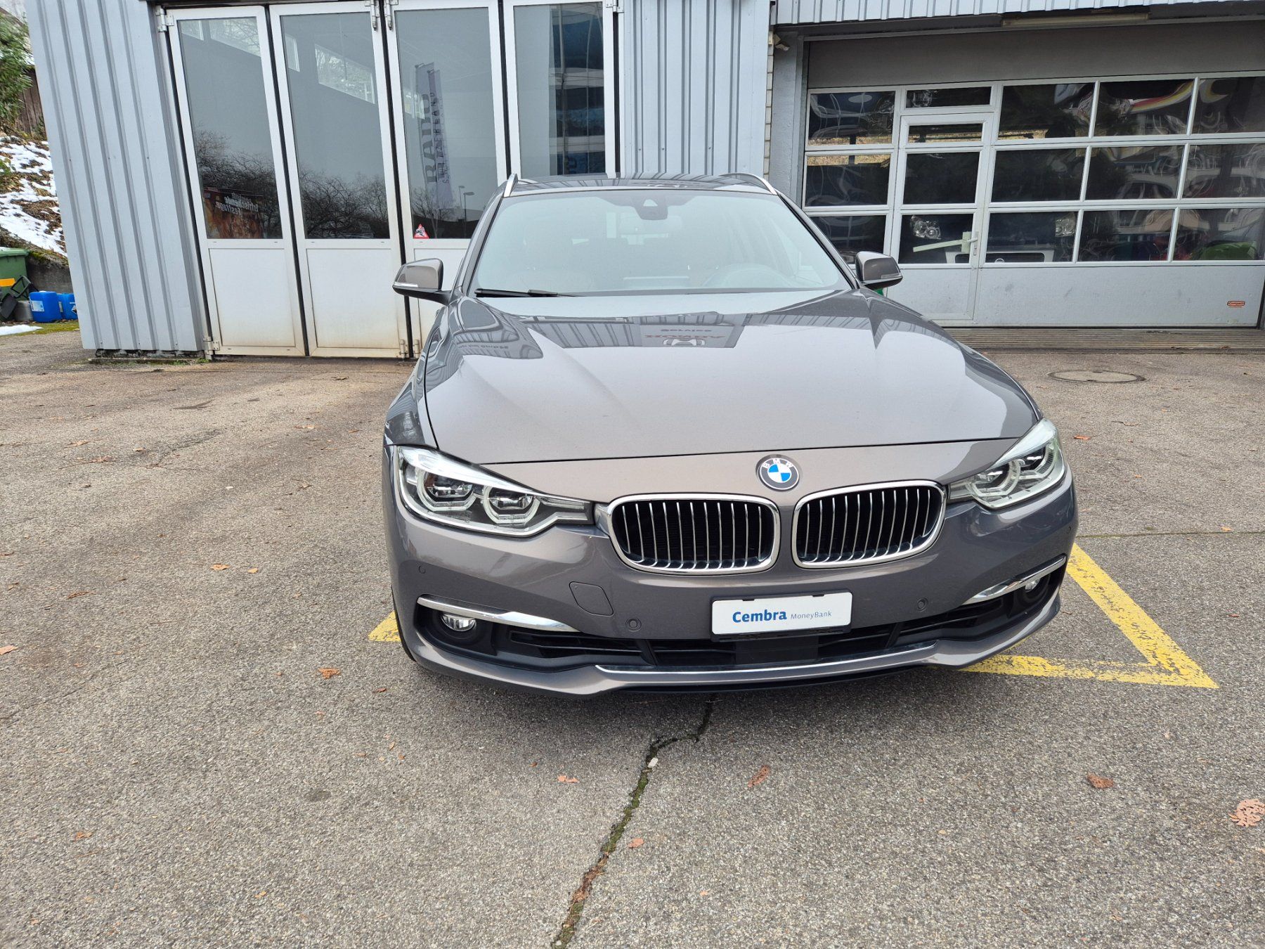 BMW Automobili: BMW 330i Touring xDrive – Usato da Grenchen venduto da Andreeandr 1