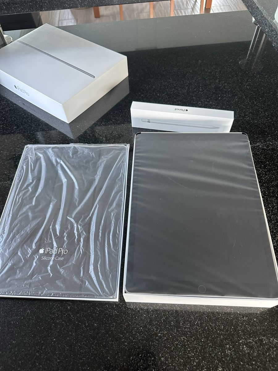 Apple Tablet PC: Apple iPad Pro 12.9'' 1. Generation 2015 inkl. Case/Pencil – Nuovo (secondo la descrizione) da Allschwil venduto da Elizabelle 1
