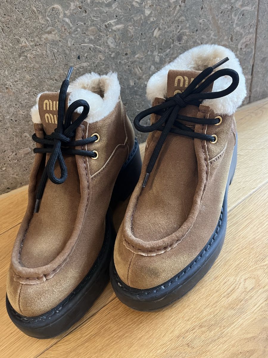 Miu Miu Scarpe da uomo: MIU MIU Winterboots 39.5 – Nuovo e nell'imballaggio originale da Zollikon venduto da ang_9jc5