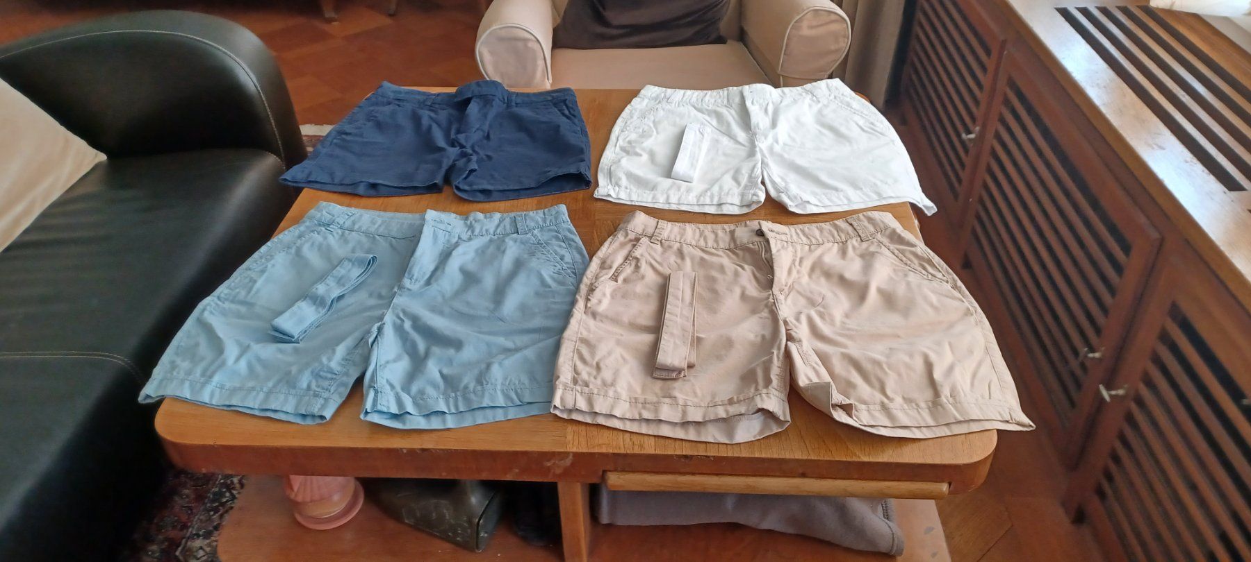 C&A Pantaloni: Damenshorts – Usato da Menziken venduto da Nikkimcanton