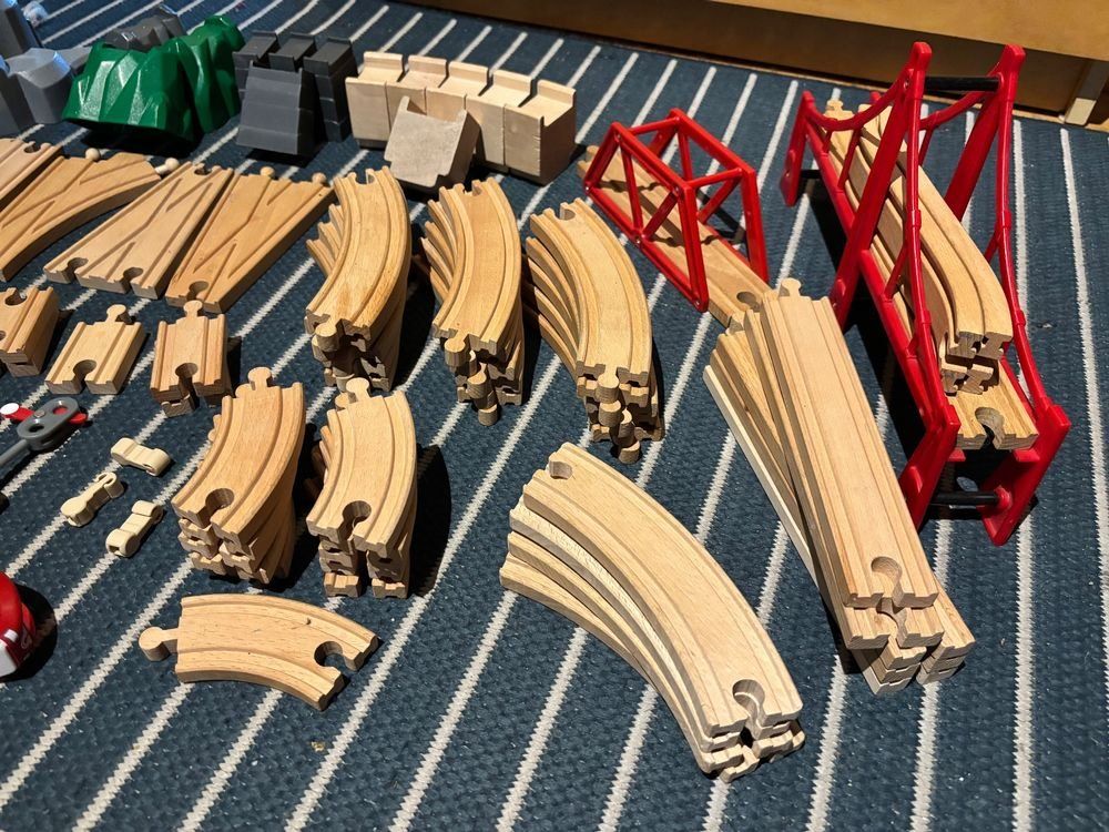 Brio Giocattoli: Brio-Eisenbahn + diverses Zubehör – Usato da Oberdorf SO venduto da adrianschluep87
