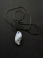 Mondstein mit Turmalin, Cabochon, 37.6ct, 35.5x17.6mm