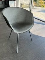 10 chaises de la marque HAY 