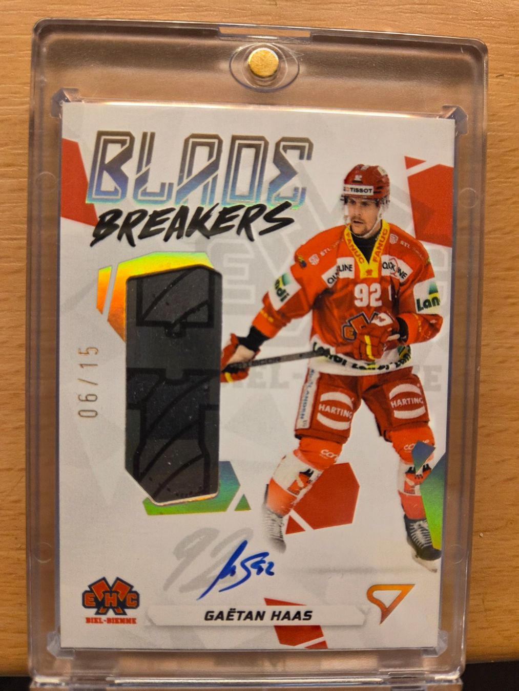 Sportzoo Carte collezionabili: EHC Biel - Gaetan Haas Blade Breakers 06/15 Signed – Nuovo e nell'imballaggio originale da Arzier-Le Muids venduto da SmellyCat