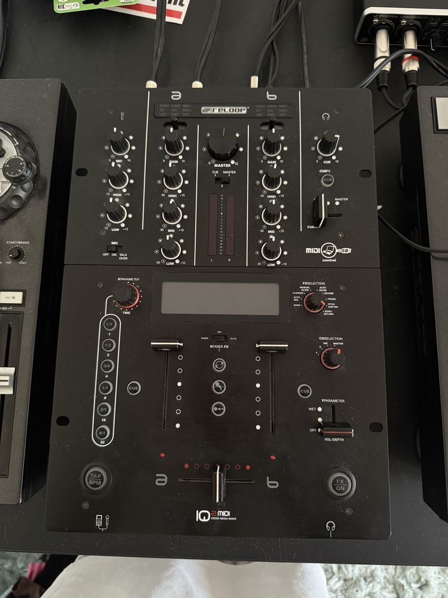 Reloop Mischpulte: Reloop IQ2 MIDI Mixer – Gebraucht aus Stäfa von roskoten
