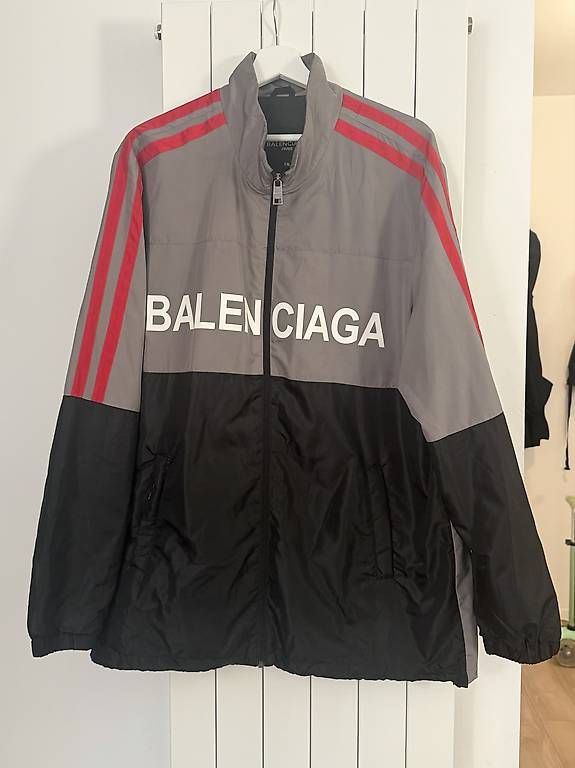 Giacche: Veste Balenciaga  – Nuovo e nell'imballaggio originale da Sion venduto da J.fon
