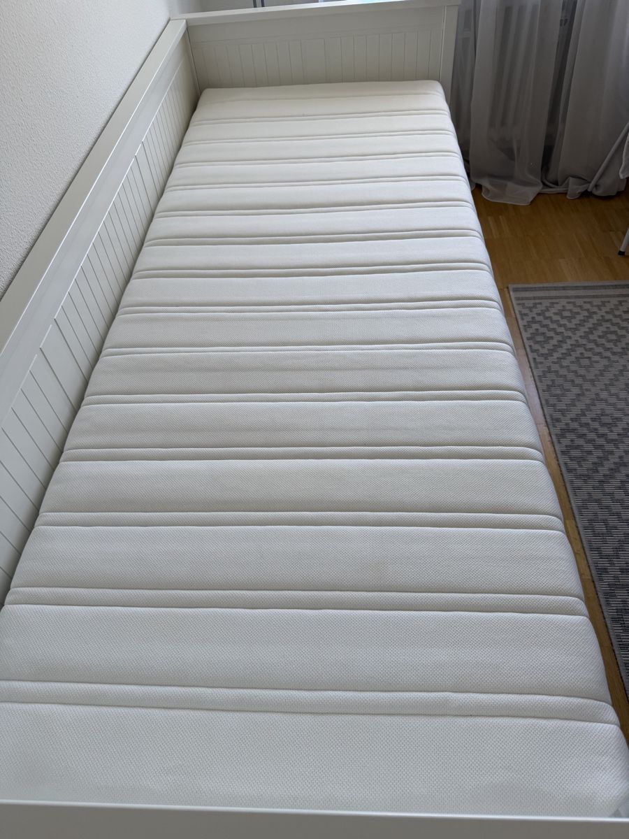 Letti: Ikea Hemnes Tagesbett /Gästebett – Usato da Basel venduto da Sunset1948 6