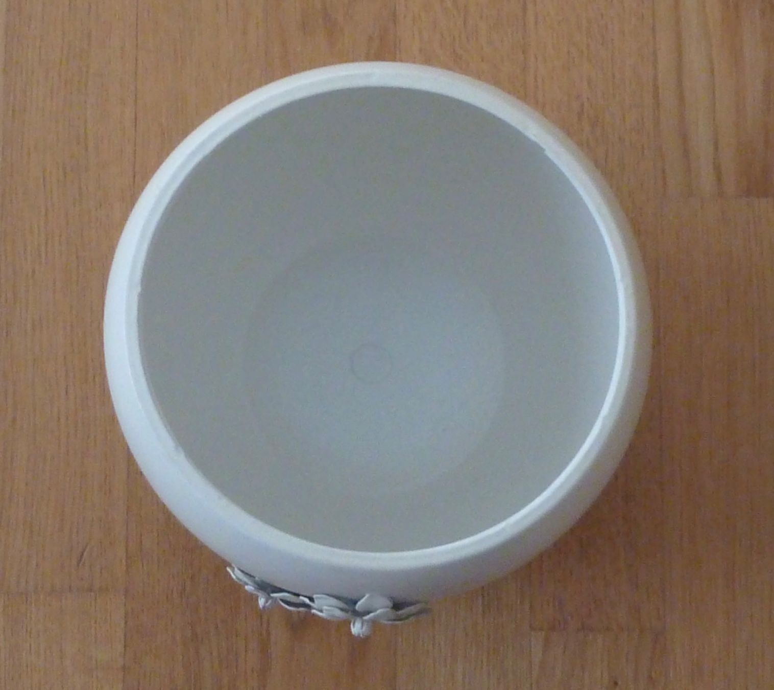 Vasi per fiori: Cachepot Übertopf Metall mit Blüten beige / sand – Usato da Allschwil venduto da millefiori3 1