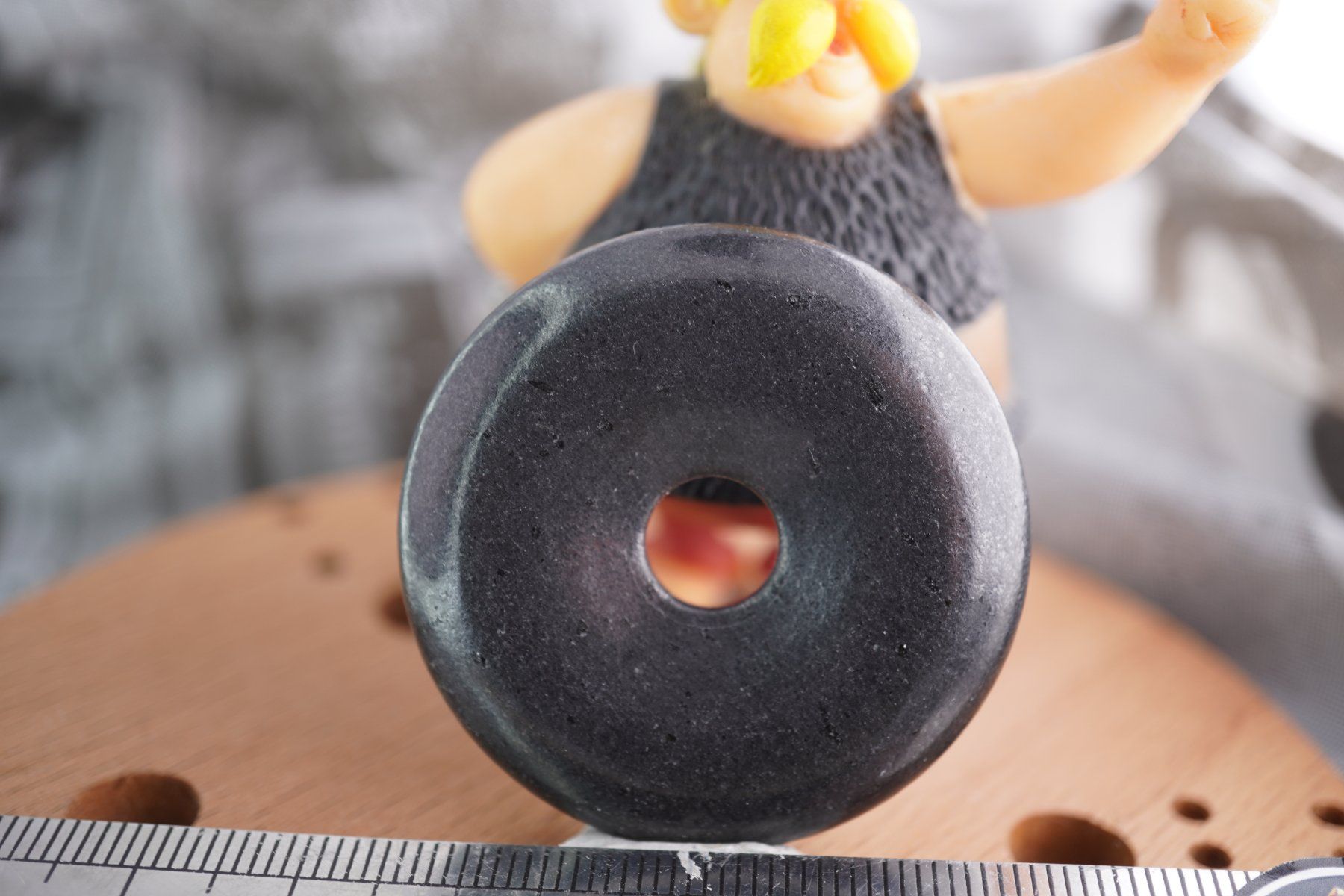 Minéraux & Lithothérapie: Schungit   Pi  Scheibe  ca40mm    ab  1.-     Räumung – Neuf avec emballage d'origine à Eschenbach SG par topstone 4