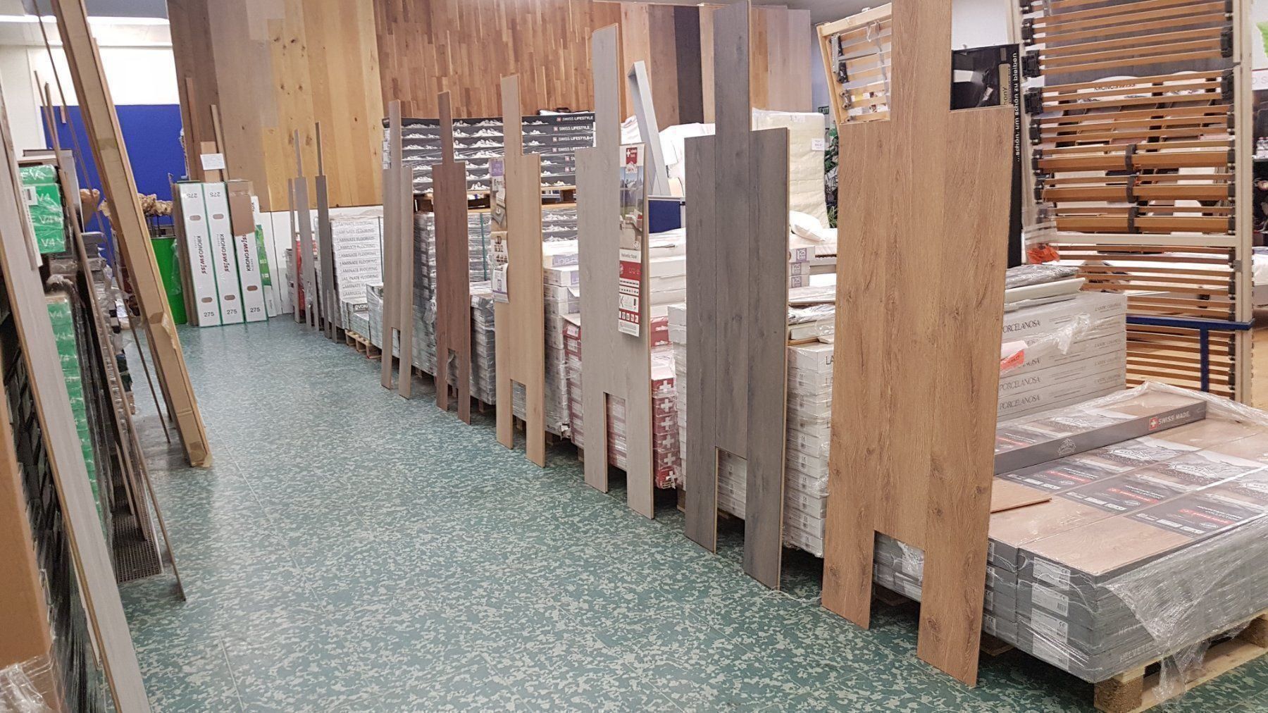 Rivestimenti per pavimenti: Vinyl Wasserfeste SPC Träger Dekor eiche hell fr. 28.90 m2 – Nuovo e nell'imballaggio originale da Rothrist venduto da swiss-laminat 2