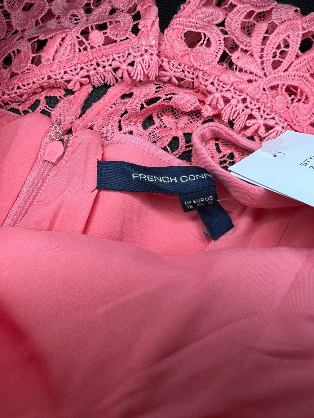 Kleider: Neues Kleid L – Neu und originalverpackt aus Riehen von edu_92w7 4