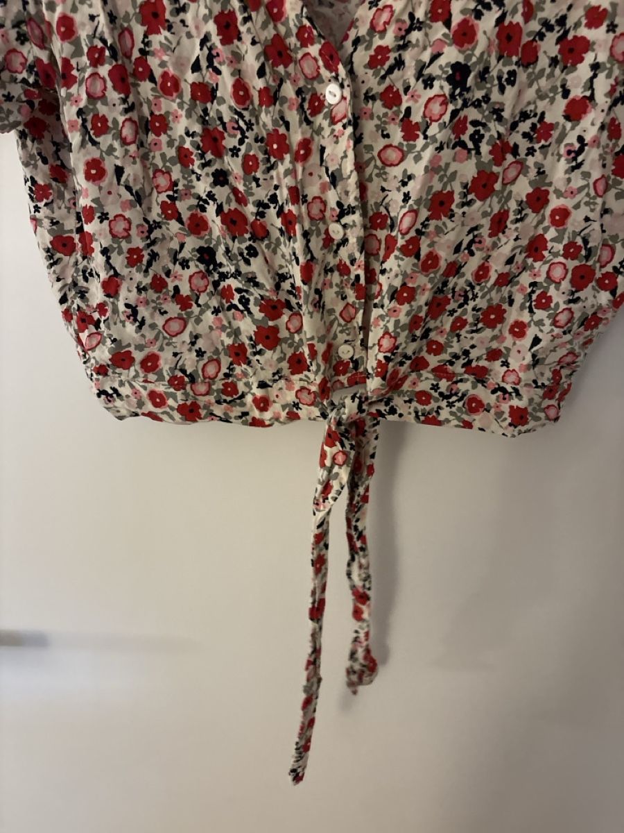 Vero Moda Chemisiers: Damen Bluse Vero Moda mit Blumenmuster Grösse L – D'occasion à Bern par chr_d5tz 2
