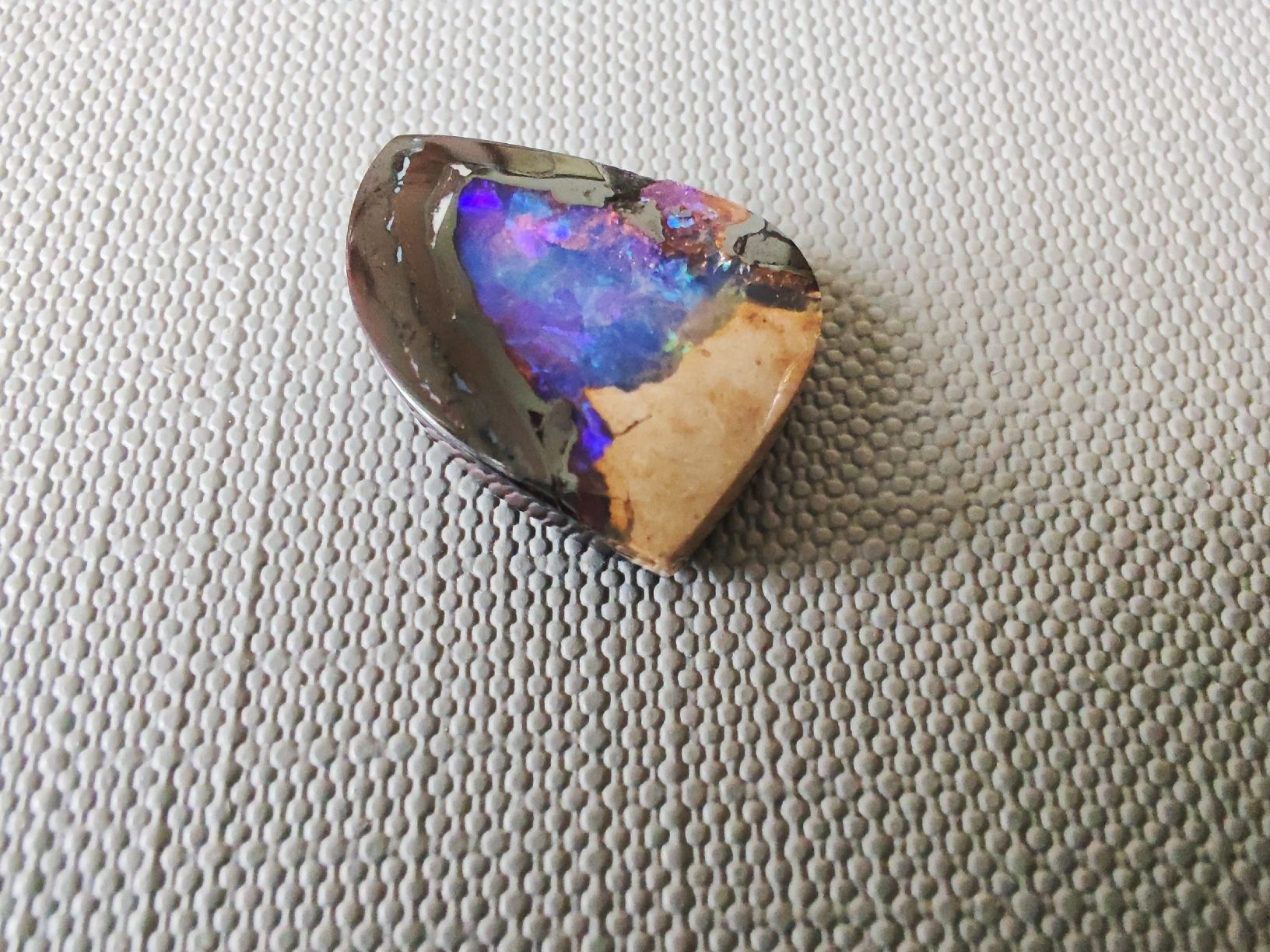 Pietre preziose: Opal Australien Yowa nut 10,11 – Nuovo (secondo la descrizione) da Langnau Am Albis venduto da sul_rm8c