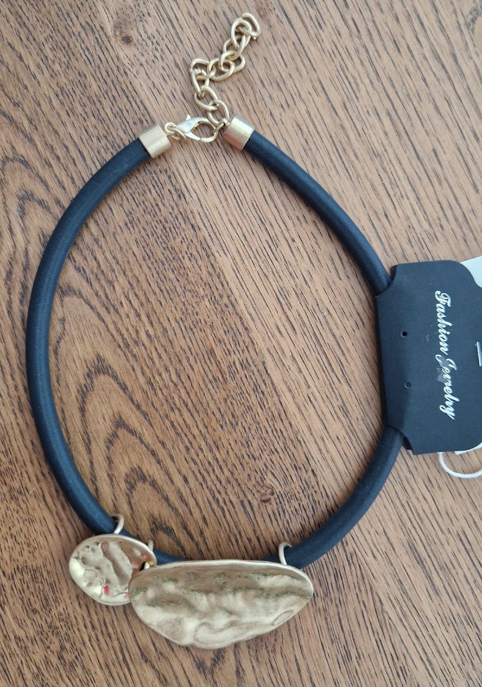Colliers: COLLIER FEMME – Neuf avec emballage d'origine à Camorino par JPHANDMADE1
