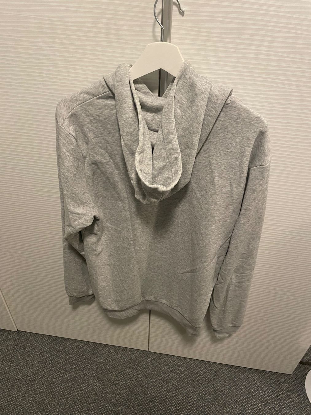 Puma Pullover & Sweatshirts: Redbull Hoodie – Gebraucht aus Ormalingen von ced.fiech 1