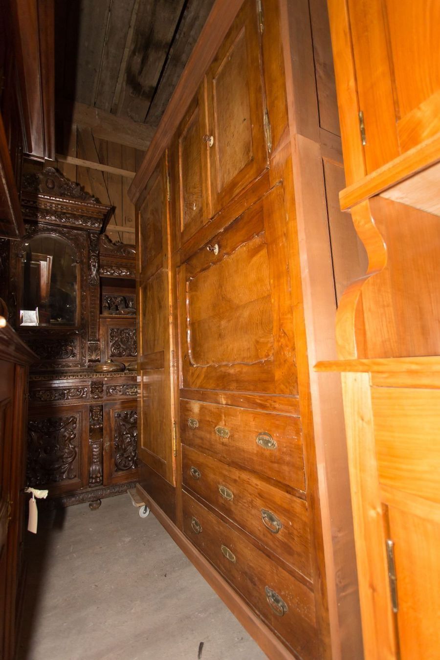 Credenze: Buffet Biedermeier Nussbaum Weinkeller – Usato da Koblenz venduto da Kbaldinger 1