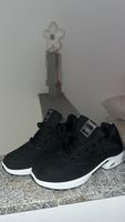 Grösse 41 Sportschuhe/ Alltagsschuhe NEU schwarz