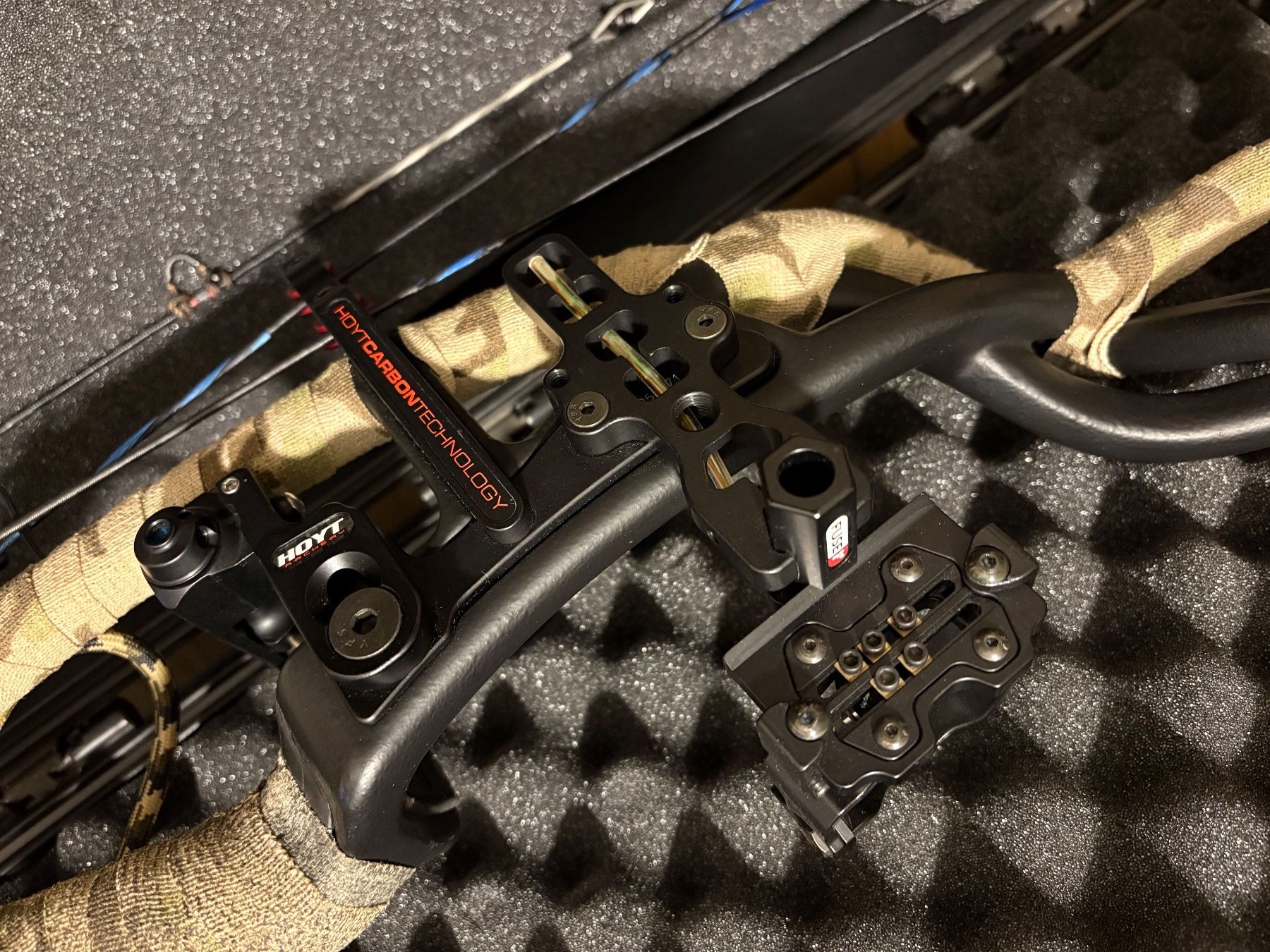 Hoyt Tir à l'arc: Hoyt Carbon Element, RH – D'occasion à Rodels par julietta.libero 1