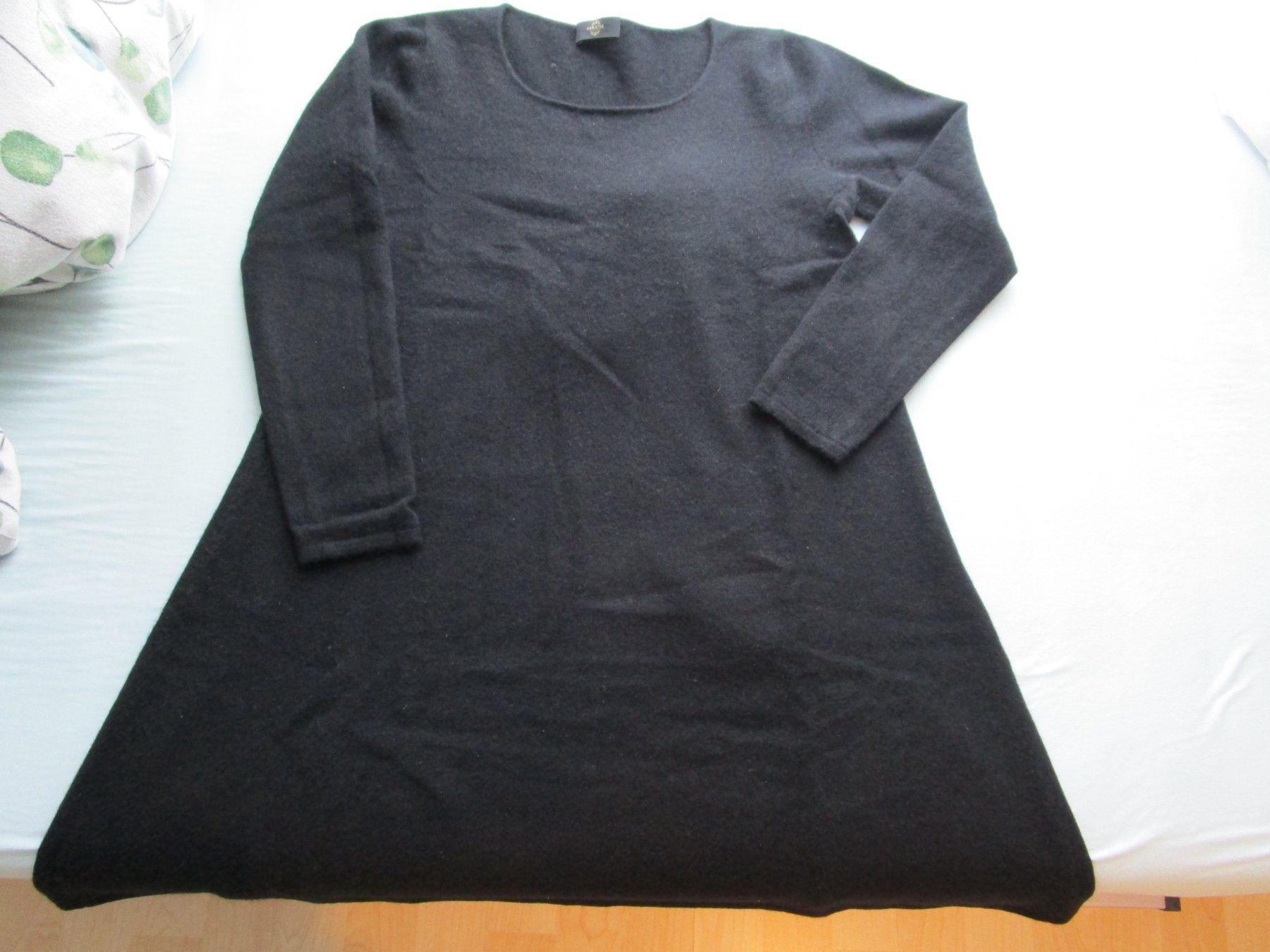 Kleider: Strickkleid aus 100 % Kaschmir schwarz Gr. S – Gebraucht aus Volketswil von Globine100 3