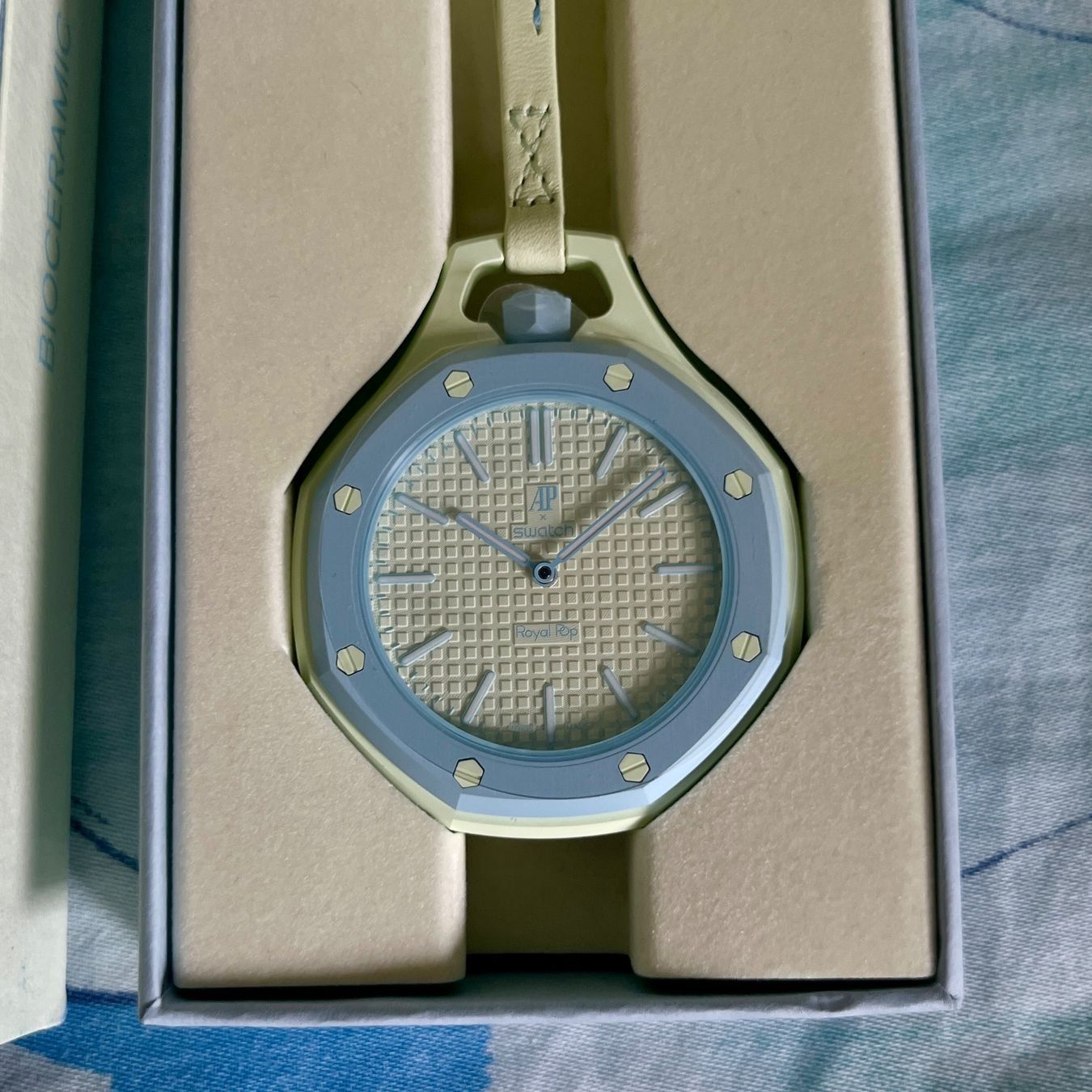 Swatch Orologi: Swatch Royal Pop in Blaue Acht – Nuovo (secondo la descrizione) da Zermatt venduto da Siam59 1