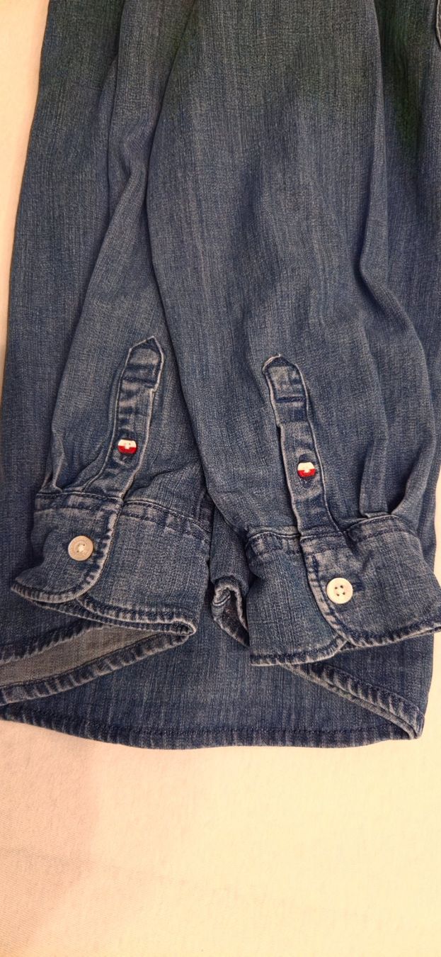 Tommy Hilfiger Hemden, T-Shirts & Polos: Jeanshemd Tommy Hilfiger – Neu (gemäss Beschreibung) aus Hausen am Albis von Dorinan 3